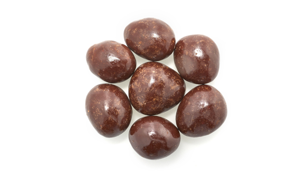 Chocolate coating [unsweetened chocolate, sugar, cocoa butter, soy lecithin (emulsifier), vanilla extract], Dates (pitted dates, dextrose powder or rice flour), Glazing agent (coconut), Polishing agent 
May contain: Peanuts, Tree nuts, Milk
This product may occasionally contain pits or pit fragments
