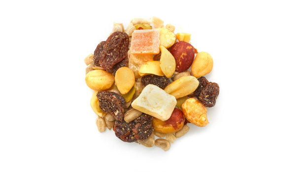 Roasted blanched peanuts, Roasted red skin peanuts, Raisins, Roasted sunflowers seeds, Pineapples, Papayas, Pumpkin seeds, Almonds, Non hydrogenated canola oil, Vegetable oil, Cane sugar, Sulphites, Calcium chloride, Citric acid, Tartrazine (FD&C yellow no.5), Sunset yellow FCF (FD&C yellow no.6)