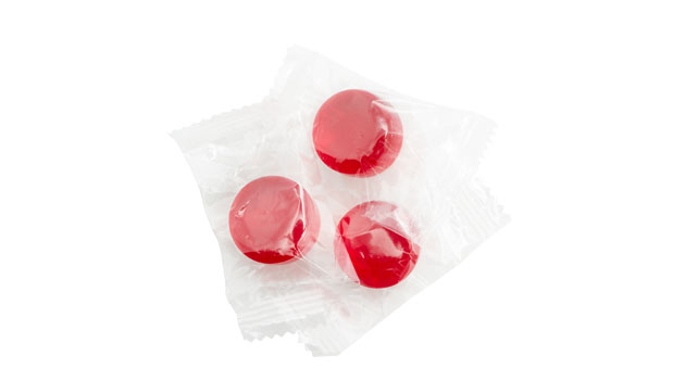 Isomalt, lactic acid, artificial flavor, natural and artificial colors, sucralose.
Contains 38 g sugar alcohol in 40 g
Warning: excess consumption may have a laxative effect
