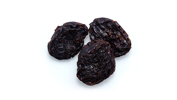 Dried prunes, Water, Potassium SorbateMAY CONTAIN OCCASIONALLY PITS OR PIT FRAGMENTS.