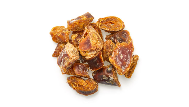 Pitted dates, dextrose powder or rice flour.