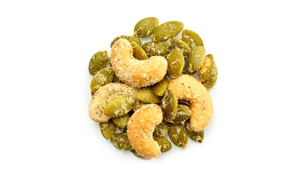 Roasted Cashews, Roasted pumpkin seeds,  Ranch seasoning (sugar, onion powder, yeast extract, sea salt, maltodextrin, garlic powder, natural flavor, tomato powder, lactic acid, white distilled vinegar, spices, citric acid, silicon dioxide, sunflower oil.), Non-GMO canola oil.May contains: Peanuts, Other tree nuts, Soy, Sesame, Milk, Mustard, Sulphites, Wheat, Egg, Fish