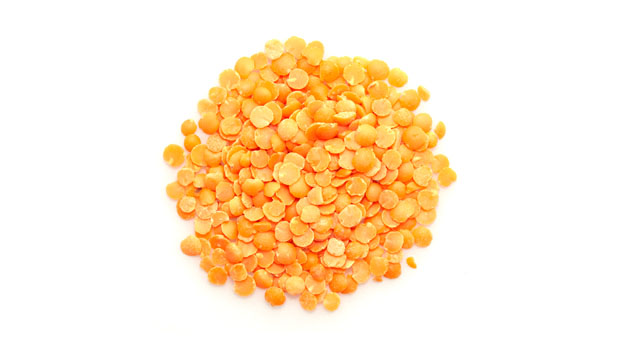 Organic red lentils.It is a raw agriculture product. Although it has been mechanically cleaned before packaging, some foreign material may be present. Sort and wash before using.