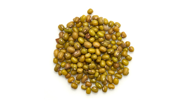 Organic mung beans.

It is a raw agriculture product. Although it has been mechanically cleaned before packaging, some foreign material may be present. Sort and wash before using.