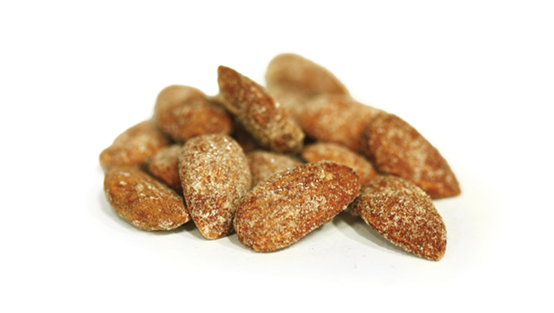 Amandes biologiques, sirop et flocons d’érablé biologique, huile de tournesol biologique, sel de mer biologique.
